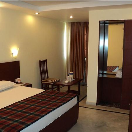 Hotel Swagat Palace Bhiwadi Ngoại thất bức ảnh