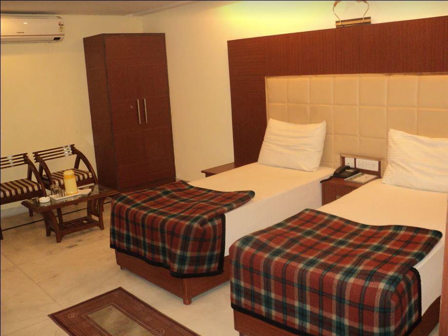 Hotel Swagat Palace Bhiwadi Ngoại thất bức ảnh